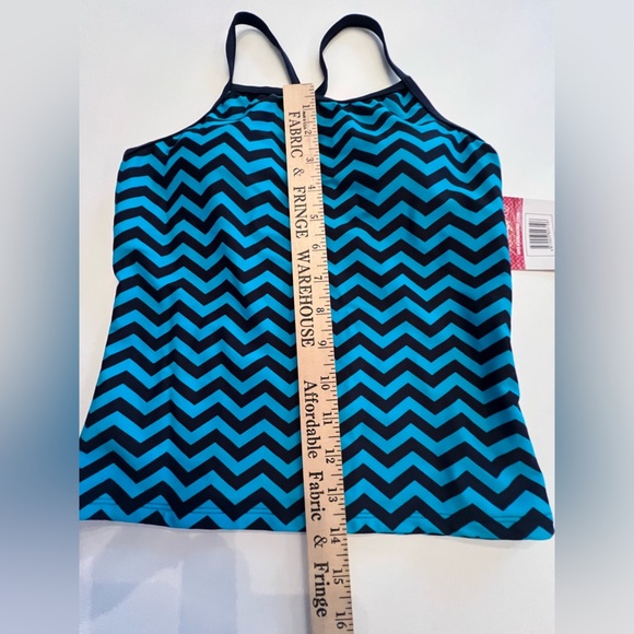 KANU GIRLS SIZE 14 BLUE/NAVY CHEVRON PATTERN PADDED TANKINI. CRISS CROSS 
NWT - Picture 4 of 8